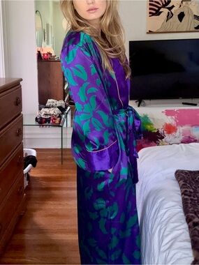 Vintage VS Satin Robe